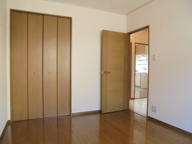 写真は102号室です（参考） 三才パレスA