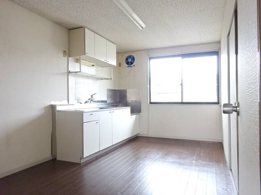 写真は202号室です（参考） ベル・コーポ