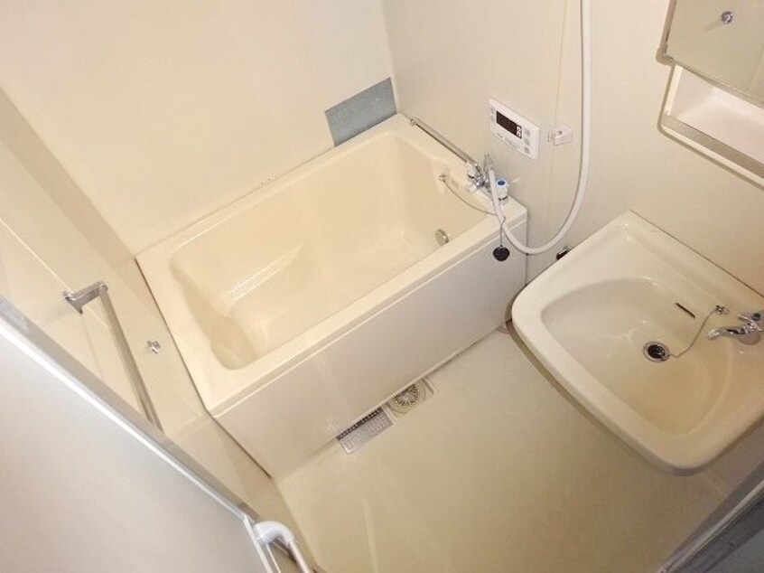 写真は202号室です（参考） ベル・コーポ