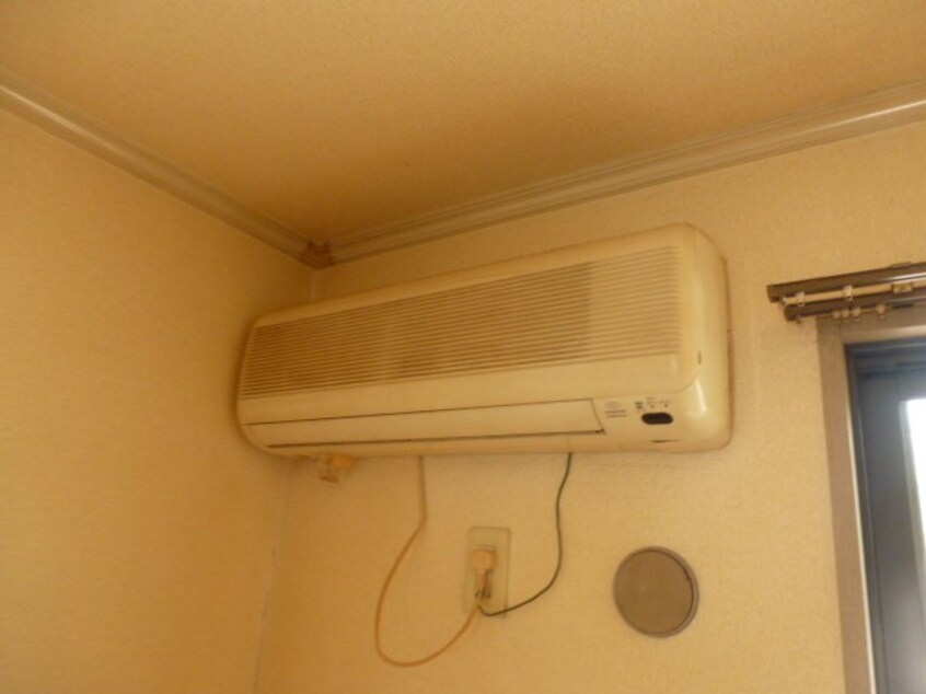 写真は別号室です。 グランドール南沖B