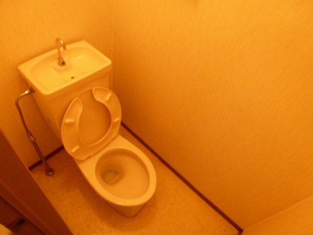 写真は別号室です。 グランドール南沖B