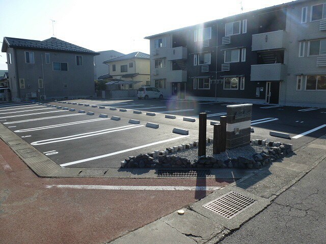 写真は102号室です（参照） クレストコート