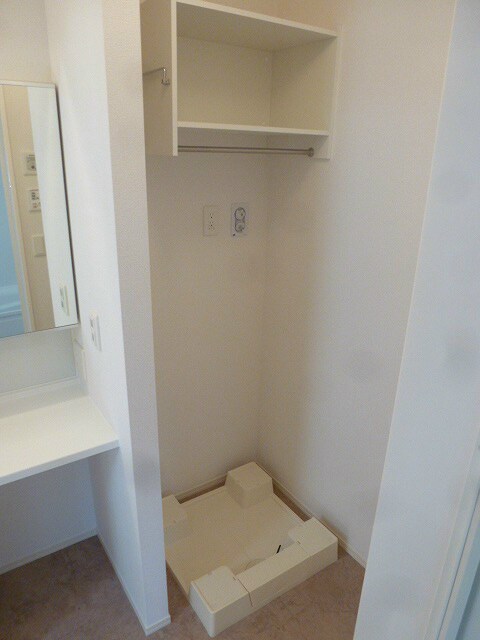 写真は102号室です（参照）洗濯機置き場 クレストコート