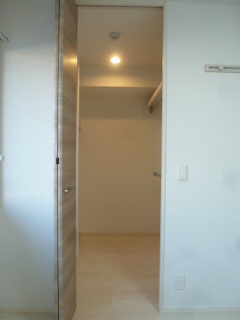 写真は102号室です（参照） クレストコート