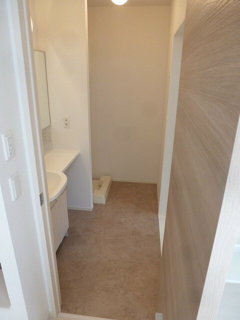 写真は102号室です（参照） クレストコート