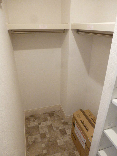 写真は102号室です（参照） クレストコート