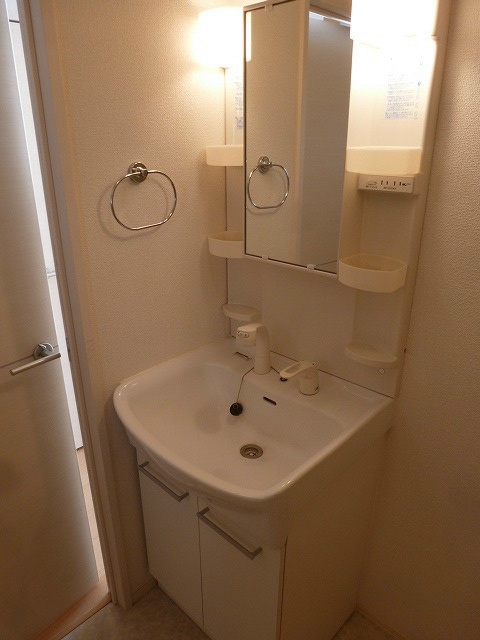  アネーロ　マリ