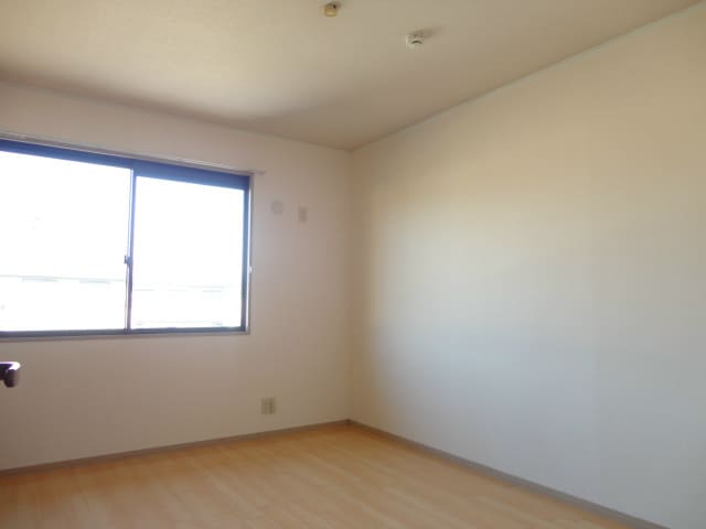  ファミールメゾン恵