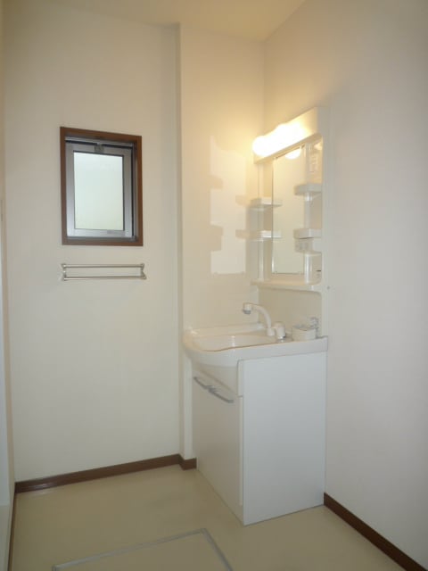 ※写真は101号室です（反転） クレドール三輪Ｗ棟