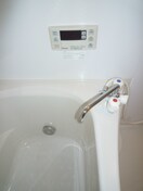 追い焚き機能付き　　　※写真は101号室です（反転） クレドール三輪Ｗ棟
