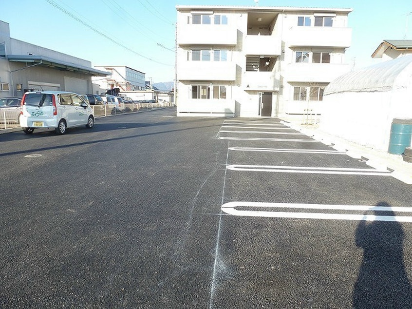  11/16/17/21：日赤線・若槻団地線・西条線/アークス入口 1階 築11年