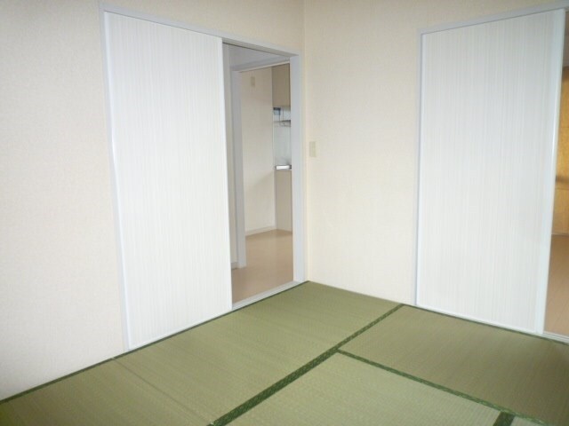 写真は102号室です。（参考） ディアス向日葵Ｂ棟