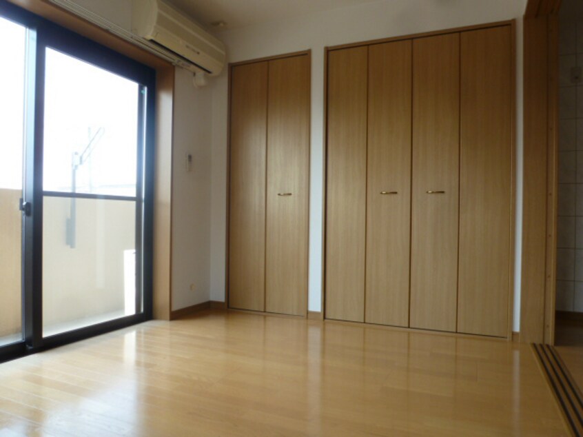 参考（写真は301号室） ブレインＵ