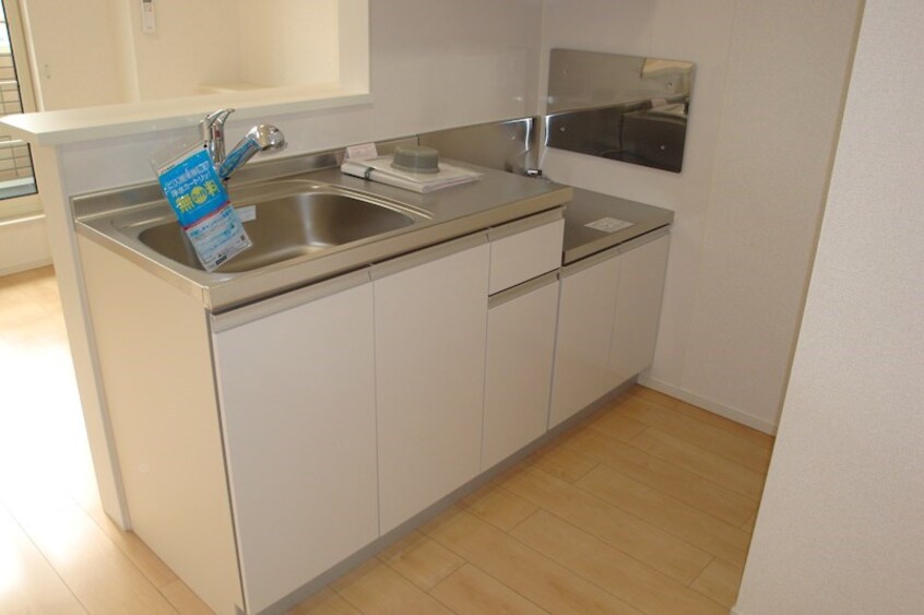 ※写真は別部屋のものです。（参考） クオーレ