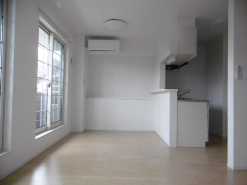 ※写真は別部屋のものです。（参考） クオーレ