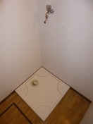 洗濯機置場　　　※写真は203号室です。ご参考下さい。 Fontaine栗田