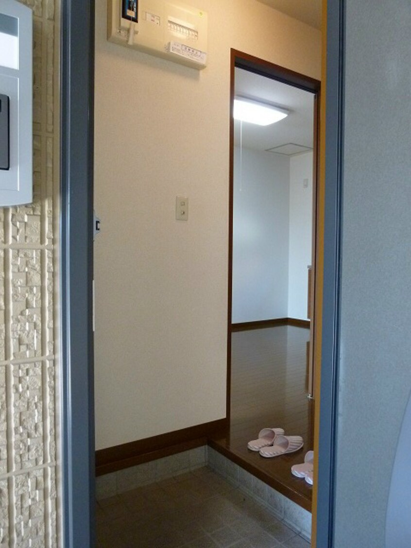 ※写真は101号室のお部屋です。（反転） バリュージュ南堀Ａ棟