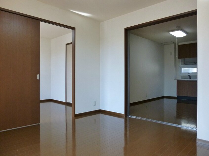 ※写真は101号室のお部屋です。（反転） バリュージュ南堀Ａ棟