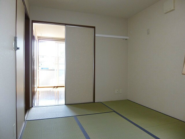 ※写真は101号室のお部屋です。（反転） バリュージュ南堀Ａ棟