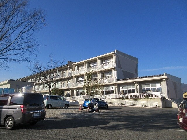長野市立吉田小学校(小学校)まで1650m メゾン山崎Ｃ棟