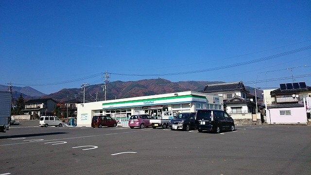 ﾌｧﾐﾘｰﾏｰﾄ 長野若槻大通り店(コンビニ)まで1006m しなの鉄道北しなの線/三才駅 徒歩24分 2階 築8年