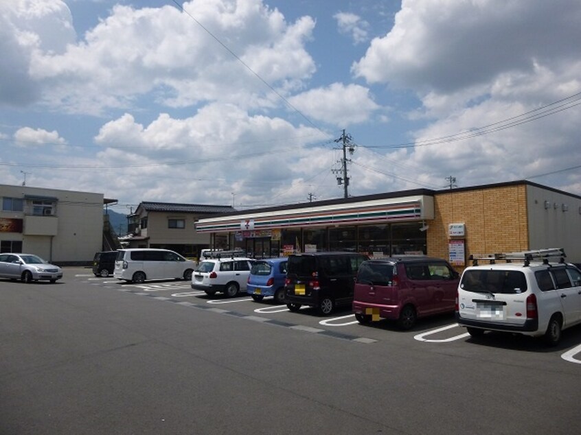 ｾﾌﾞﾝｲﾚﾌﾞﾝ 長野母袋店(コンビニ)まで687m グランメールA棟