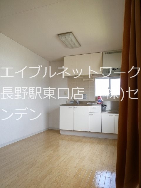  82：屋島線〔須坂駅-長野駅〕/高田寺村 2階 築36年