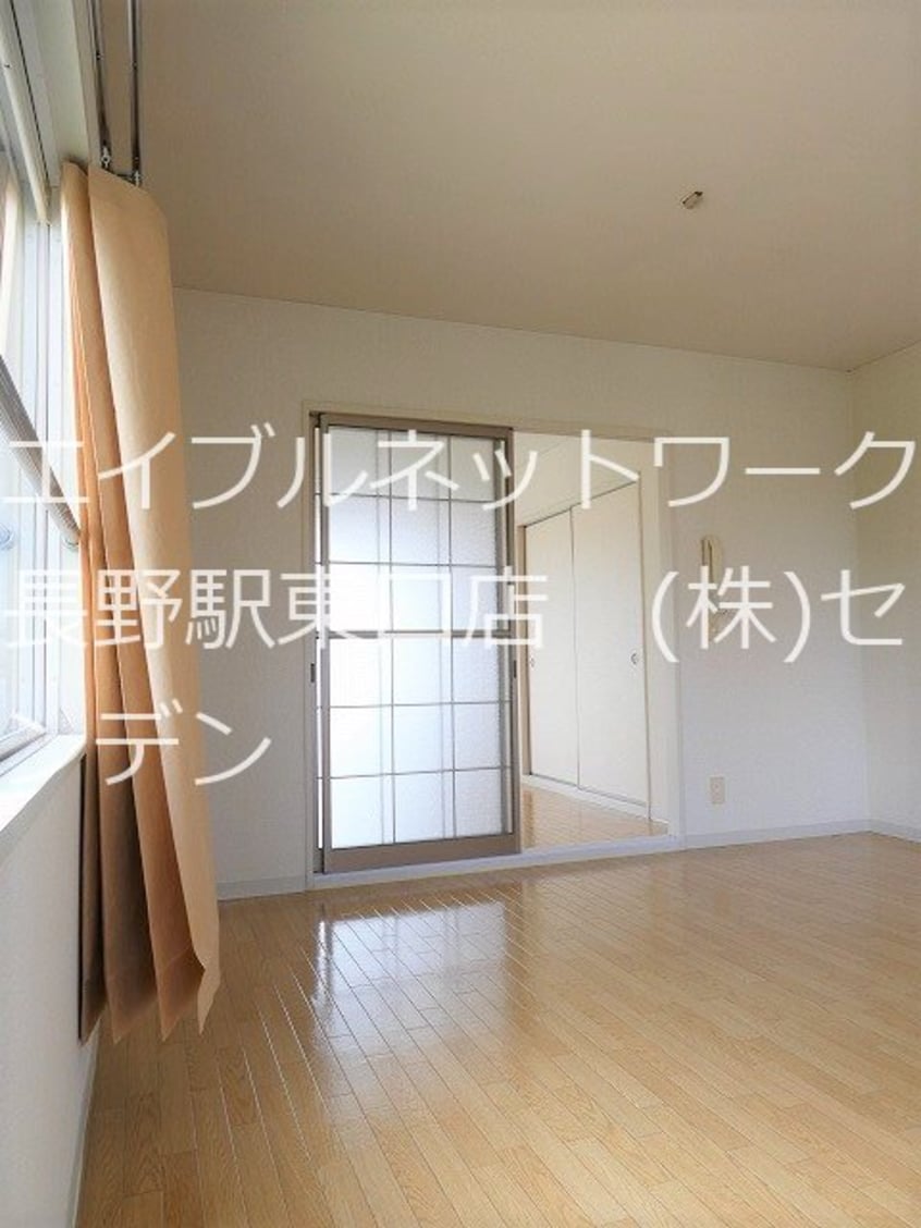  82：屋島線〔須坂駅-長野駅〕/高田寺村 2階 築36年