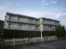 ホワイトハイツ西館の外観