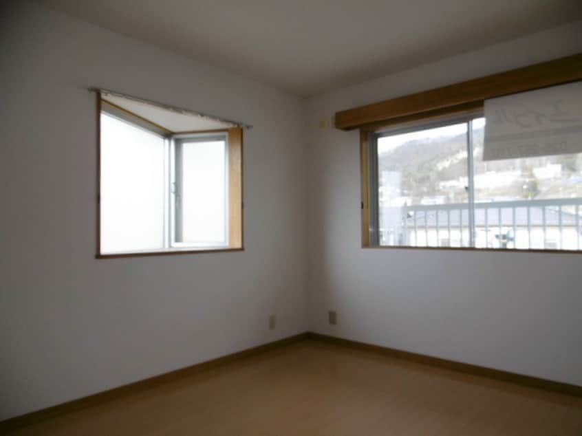 ※写真は304号室です。ご参考下さい。 ホワイトハイツ西館