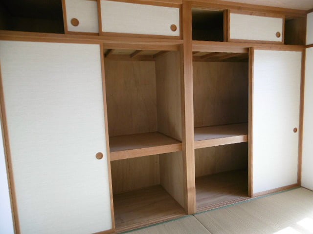 ※写真は304号室です。ご参考下さい。 ホワイトハイツ西館