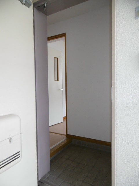 ※写真は304号室です。ご参考下さい。 ホワイトハイツ西館