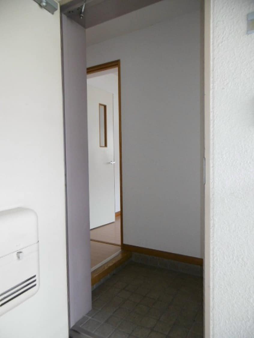 ※写真は304号室です。ご参考下さい。 ホワイトハイツ西館
