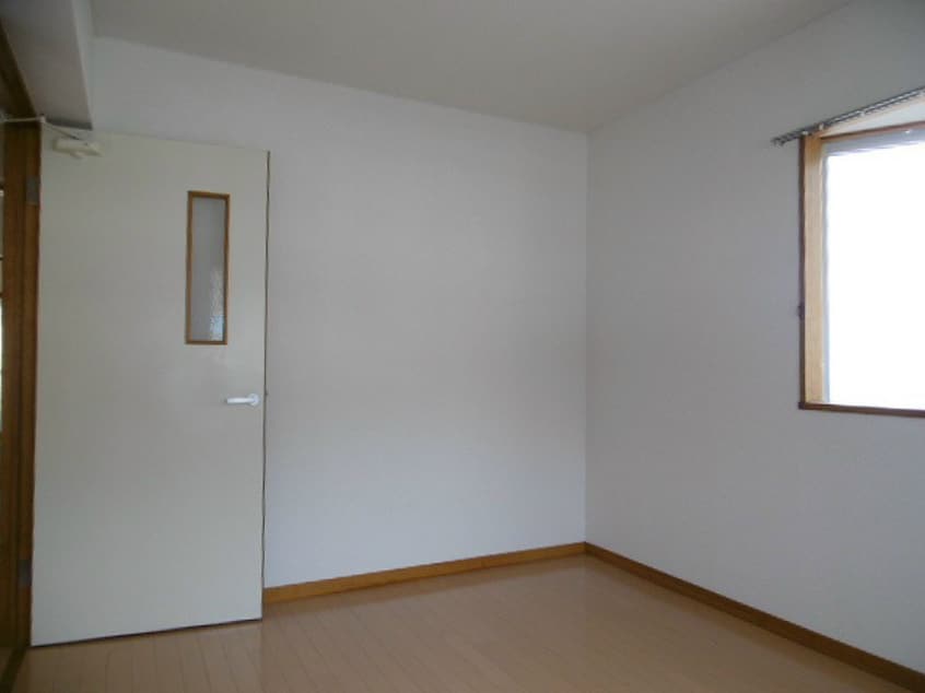 ※写真は304号室です。ご参考下さい。 ホワイトハイツ西館