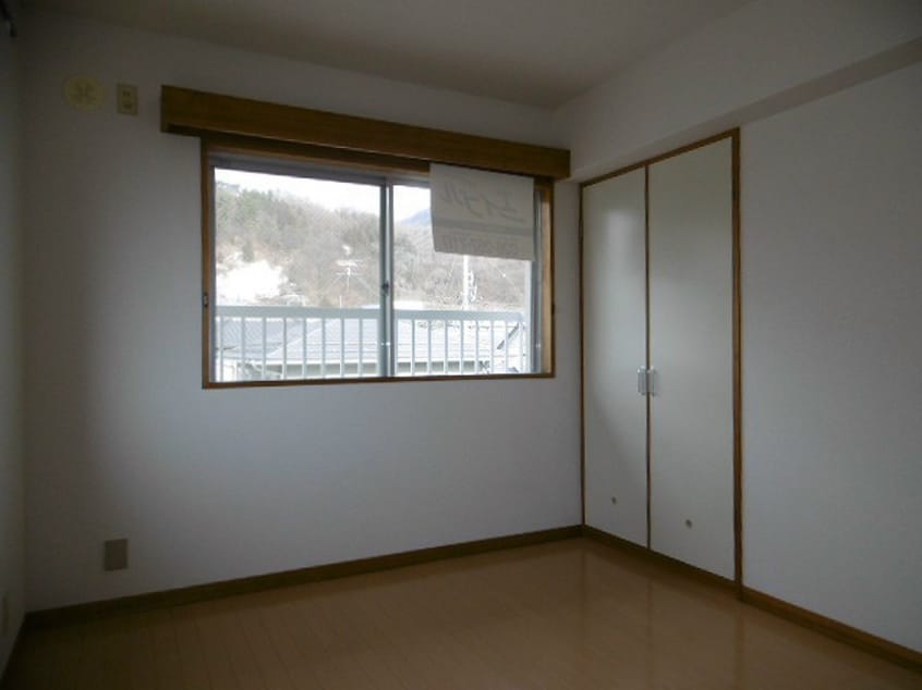 ※写真は304号室です。ご参考下さい。 ホワイトハイツ西館
