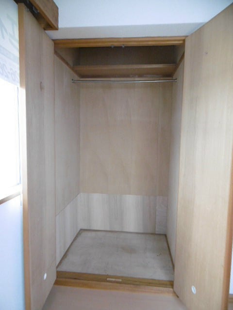 ※写真は304号室です。ご参考下さい。 ホワイトハイツ西館