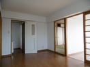 ※写真は304号室です。ご参考下さい。 ホワイトハイツ西館