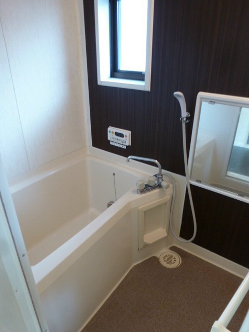 写真は202号室です（参考） フレグランス日詰Ｃ棟