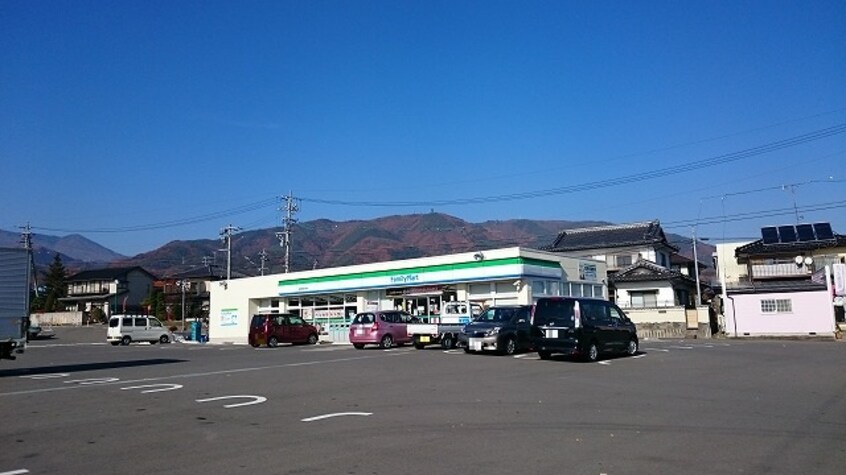 ﾌｧﾐﾘｰﾏｰﾄ 長野若槻大通り店(コンビニ)まで508m フェリオ