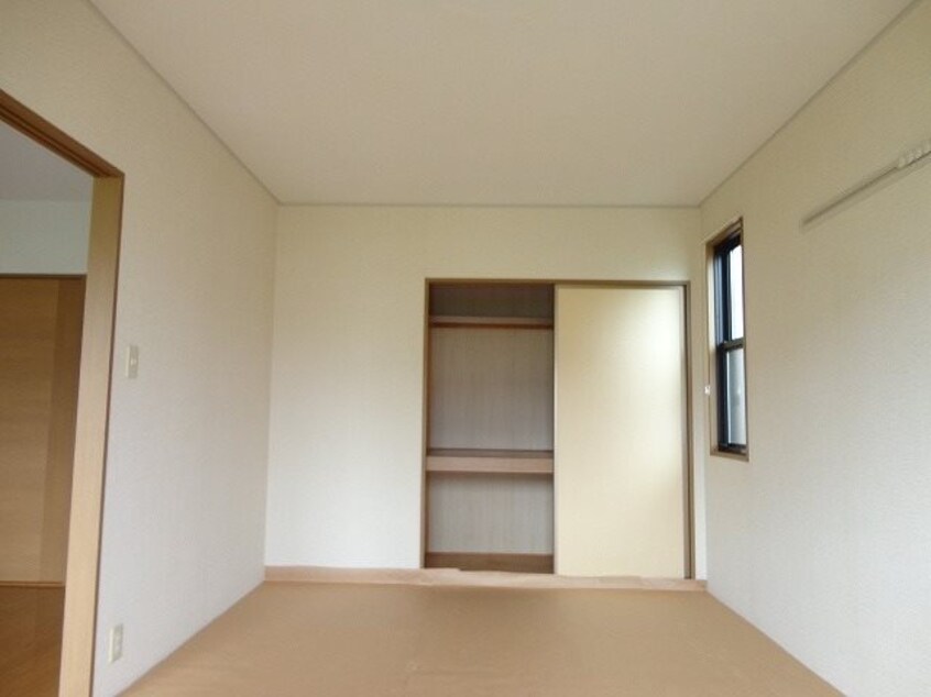  ロイヤル・ウイングB