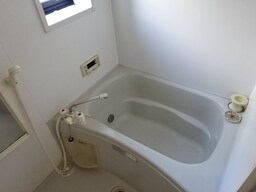 写真は101号室です（参考）