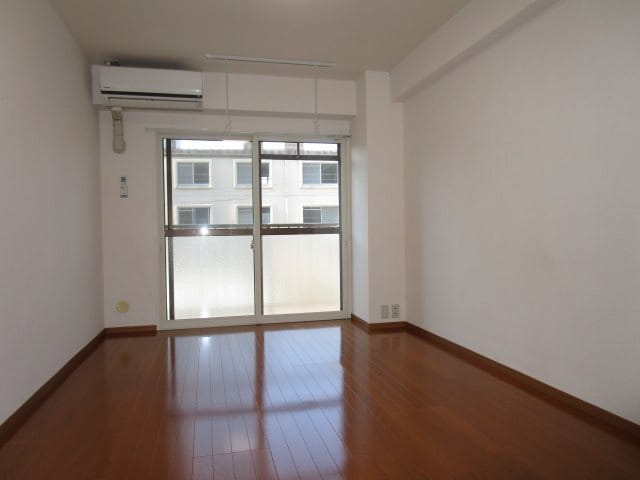 写真は218号室です（参考） ダイアパレス長野大通り