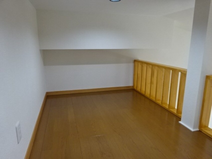 ※参考写真（写真は105号室） ロビンス