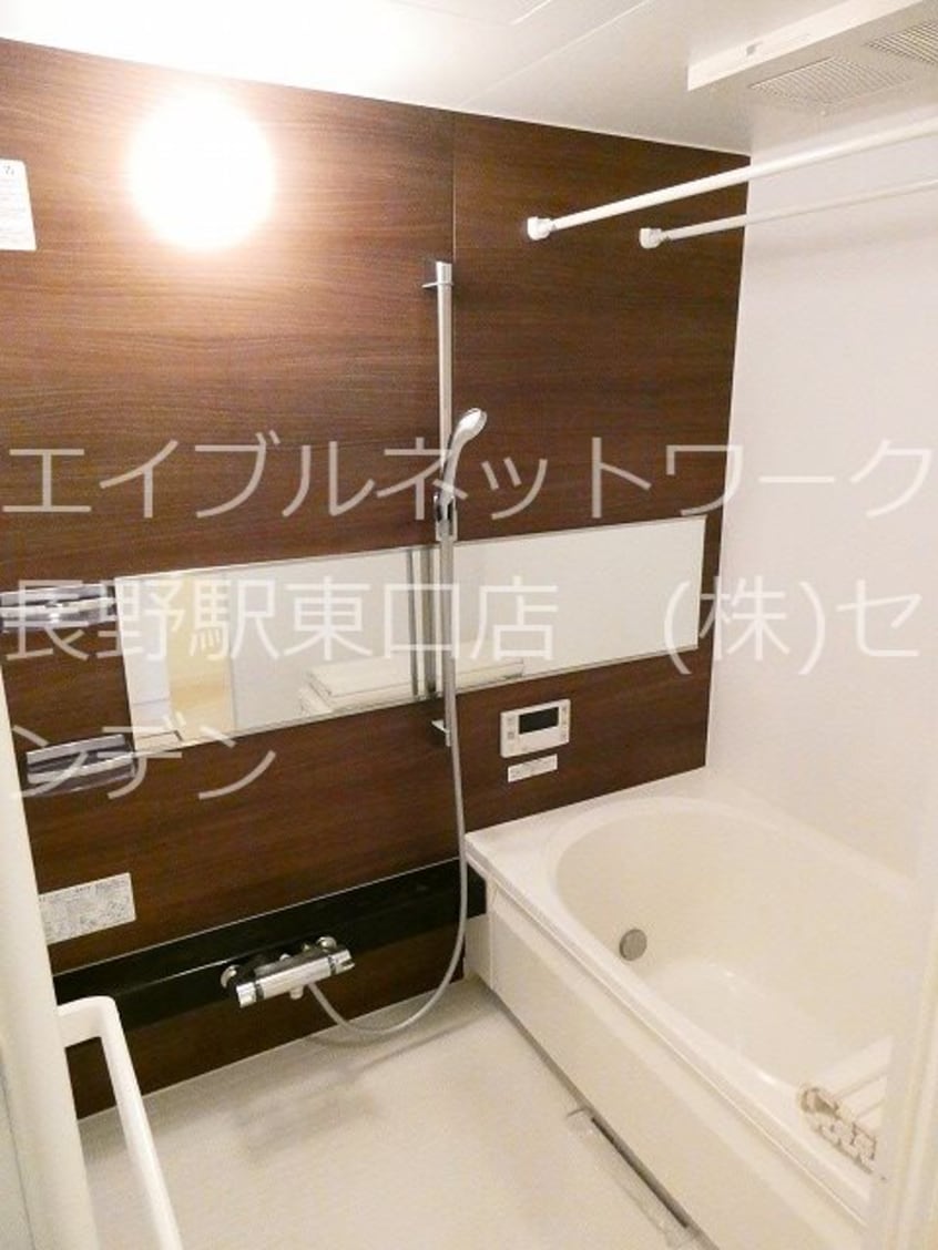 写真は102号室（参考） モンレーヴ