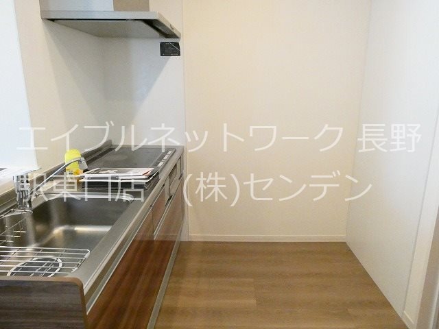 写真は102号室（参考） モンレーヴ