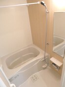 写真は303号室です。（参考） ヴィクトワール　オカ