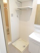 写真は303号室です。（参考） ヴィクトワール　オカ