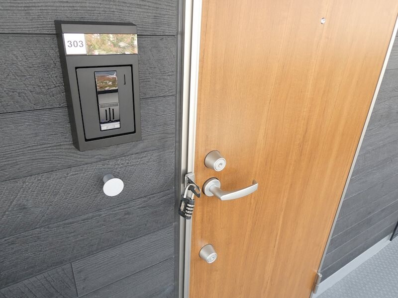 写真は303号室です。（参考） ヴィクトワール　オカ