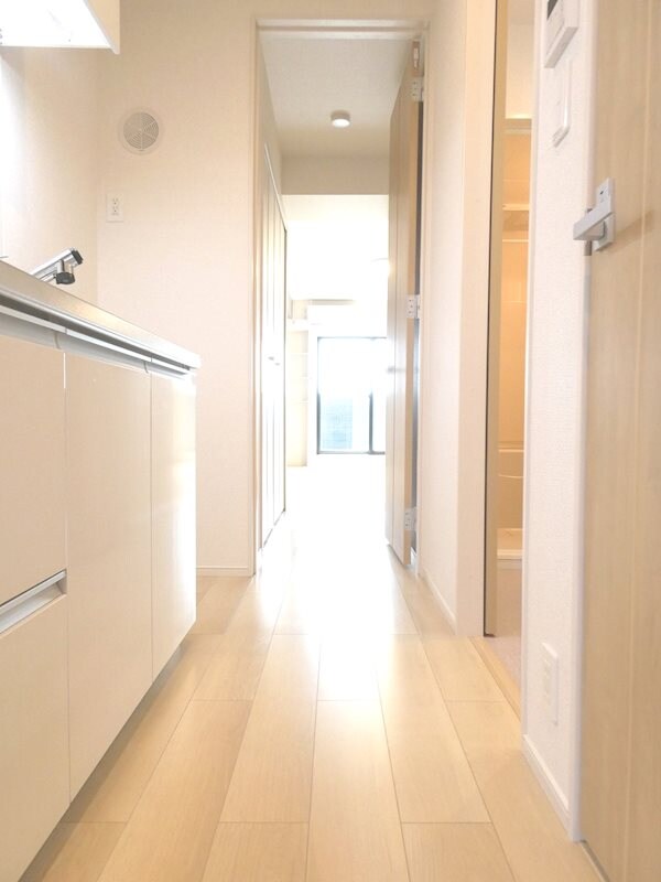 写真は303号室です。（参考） ヴィクトワール　オカ