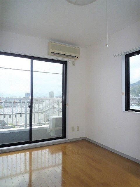 写真は302号室です（参考） プモリハイツ南館